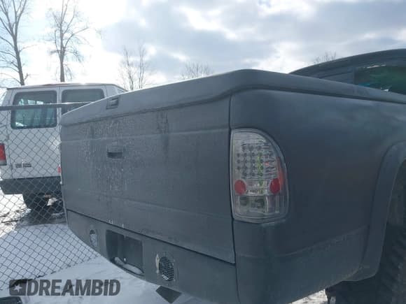 ✅ 2000 Dodge Dakota Sport • VIN: 1B7GG22N5YS524596 • Lot: 41343862. Wystawiony na IAAI z przebiegiem 145 147 mil. Bezpłatny archiwum sprzedaży aukcyjnych z USA i szczegółowy raport historii pojazdu na DreamBid. Zdjęcie 16.