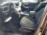 ✅ 2021 Ford Explorer XLT • VIN: 1FMSK7DH1MGB00001 • Lot: 92202305. Wystawiony na Copart z przebiegiem 41 290 mil. Bezpłatny archiwum sprzedaży aukcyjnych z USA i szczegółowy raport historii pojazdu na DreamBid. Zdjęcie 7.