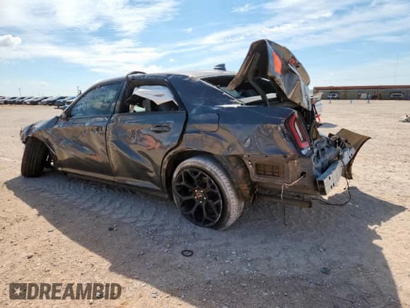 ✅ 2019 Chrysler 300 S • VIN: 2C3CCABT1KH569640 • Lot: 81071855. Wystawiony na Copart z przebiegiem 103 124 mil. Bezpłatny archiwum sprzedaży aukcyjnych z USA i szczegółowy raport historii pojazdu na DreamBid. Zdjęcie 2.