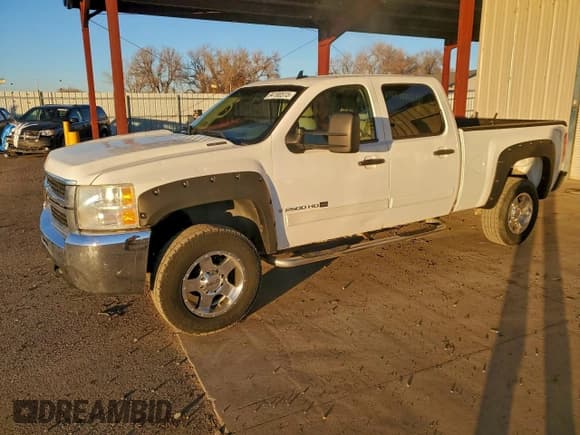 ✅ 2007 Chevrolet Silverado 2500HD 1LT • VIN: 1GCHK23677F506019 • Лот: 94180515. Опубликован ранее на Copart с пробегом 365 114 миль. Бесплатный доступ к архиву аукционных продаж из США и подробный отчёт об истории автомобиля на DreamBid. Изображение 1.