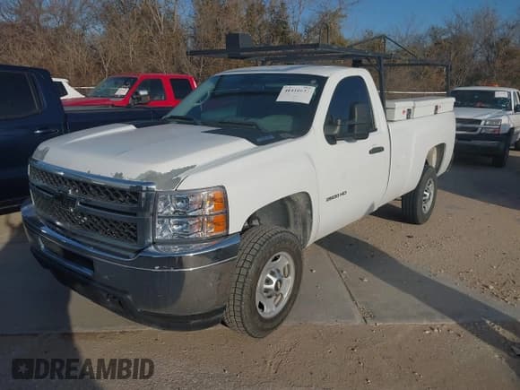 ✅ 2011 Chevrolet Silverado 2500HD Work Truck • VIN: 1GC0CVCG2BF214047 • Lot: 41410653. Wystawiony na IAAI z przebiegiem 224 820 mil. Bezpłatny archiwum sprzedaży aukcyjnych z USA i szczegółowy raport historii pojazdu na DreamBid. Zdjęcie 2.