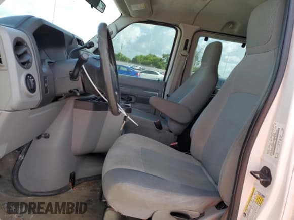 ✅ 2013 Ford Econoline Passenger XL • VIN: 1FBSS3BL3DDA55962 • Lot: 60609895. Wystawiony na Copart z przebiegiem 316 733 mil. Bezpłatny archiwum sprzedaży aukcyjnych z USA i szczegółowy raport historii pojazdu na DreamBid. Zdjęcie 7.