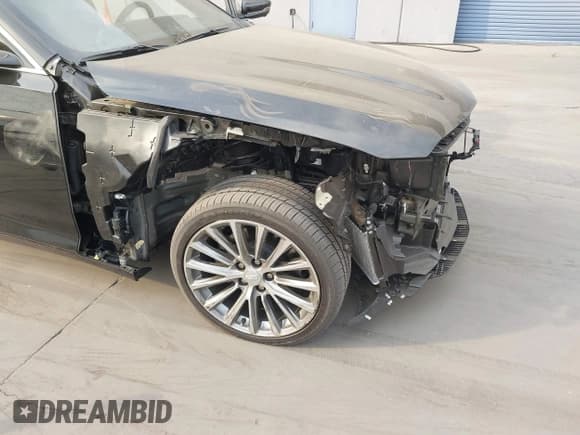 ✅ 2025 Cadillac CT5 Premium Luxury • VIN: 1G6DN5RW6S0105378 • Lot: 41241071. Wystawiony na IAAI z przebiegiem 6 866 mil. Bezpłatny archiwum sprzedaży aukcyjnych z USA i szczegółowy raport historii pojazdu na DreamBid. Zdjęcie 18.