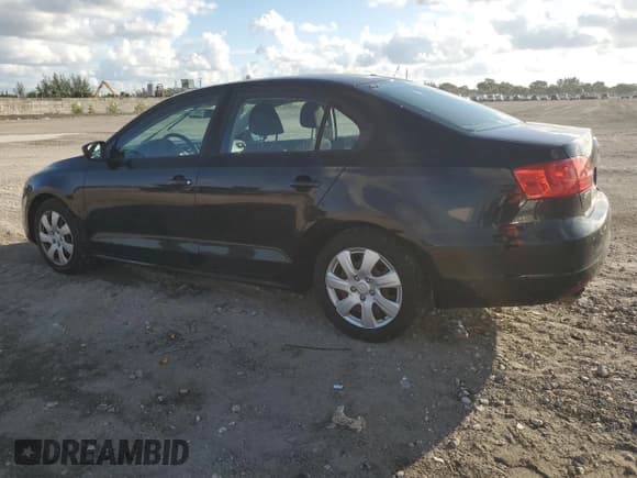 ✅ 2011 Volkswagen Jetta • VIN: 3VW2K7AJ9BM373019 • Lot: 82762745. Wystawiony na Copart z przebiegiem 122 897 mil. Bezpłatny archiwum sprzedaży aukcyjnych z USA i szczegółowy raport historii pojazdu na DreamBid. Zdjęcie 2.