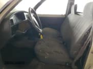 ✅ 1995 Toyota Pickup • VIN: JT4RN81A4S5207818 • Lot: 68381985. Wystawiony na Copart z przebiegiem 254 035 mil. Bezpłatny archiwum sprzedaży aukcyjnych z USA i szczegółowy raport historii pojazdu na DreamBid. Zdjęcie 7.