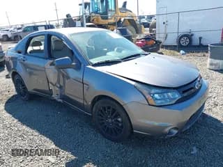 ✅ 2010 Ford Focus SES • VIN: 1FAHP3GN4AW276106 • Lot: 43253810. Wystawiony na IAAI z przebiegiem 78 360 mil. Bezpłatny archiwum sprzedaży aukcyjnych z USA i szczegółowy raport historii pojazdu na DreamBid. Zdjęcie 1.