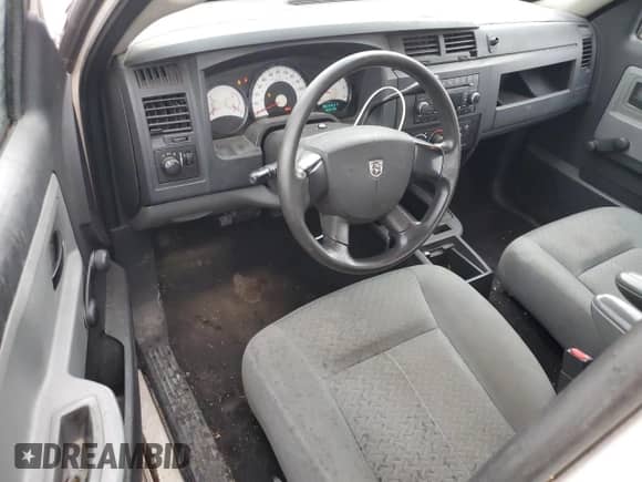 2008 Dodge Dakota ST z VIN 1D7HW22K88S628759, wystawiony jako Copart lot #80499065 z przebiegiem 153 178 mil mil oraz Czysty tytuł • Clean title. Historia ofert i sprzedaży dostępna na DreamBid. Obrazek 8.