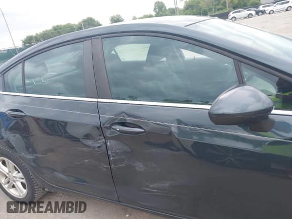 ✅ 2018 Chevrolet Cruze LT • VIN: 1G1BE5SM3J7154193 • Лот: 43103768. Опубликован ранее на IAAI с пробегом 56 871 миль. Бесплатный доступ к архиву аукционных продаж из США и подробный отчёт об истории автомобиля на DreamBid. Изображение 13.