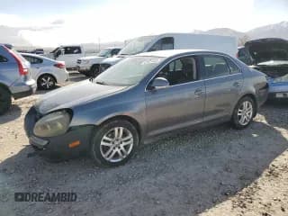 ✅ 2005 Volkswagen Jetta 2.5L • VIN: 3VWDF71K55M637198 • Lot: 47421405. Listed on Copart with 254,883 mi. Free auction sales archive from the USA and detailed vehicle history report at DreamBid. Image 1.