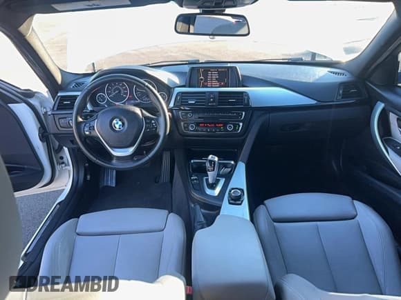 ✅ 2013 BMW 3 Series 328i • VIN: WBA3C1G51DNR47002 • Lot: 89446825. Wystawiony na Copart z przebiegiem 138 718 mil. Bezpłatny archiwum sprzedaży aukcyjnych z USA i szczegółowy raport historii pojazdu na DreamBid. Zdjęcie 9.