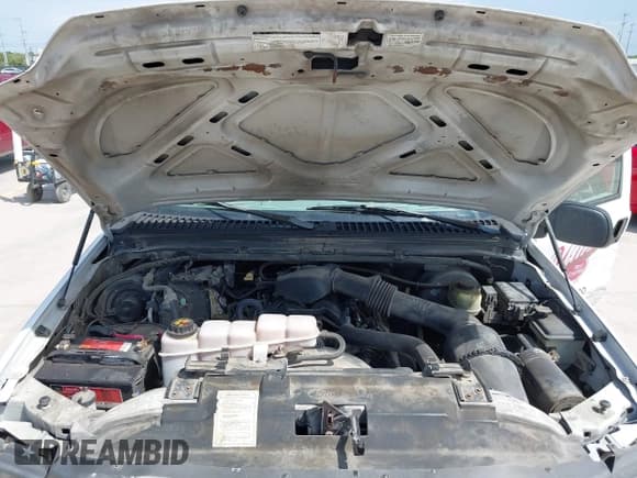 ✅ 2001 Ford F-250 XL • VIN: 1FTNF20L81EB33121 • Lot: 42902232. Listed on IAAI with 148,711 mi. Free auction sales archive from the USA and detailed vehicle history report at DreamBid. Image 10.