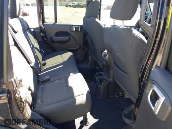 ✅ 2021 Jeep Wrangler Unlimited Sport S • VIN: 1C4HJXDG4MW753159 • Lot: 41723515. Wystawiony na IAAI z przebiegiem 86 589 mil. Bezpłatny archiwum sprzedaży aukcyjnych z USA i szczegółowy raport historii pojazdu na DreamBid. Zdjęcie 8.