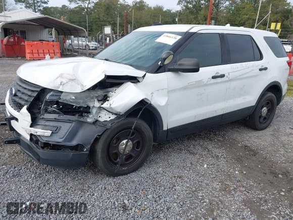 ✅ 2017 Ford Police Interceptor Utility • VIN: 1FM5K8AR4HGB55306 • Lot: 43866138. Wystawiony na IAAI z przebiegiem 114 000 mil. Bezpłatny archiwum sprzedaży aukcyjnych z USA i szczegółowy raport historii pojazdu na DreamBid. Zdjęcie 17.