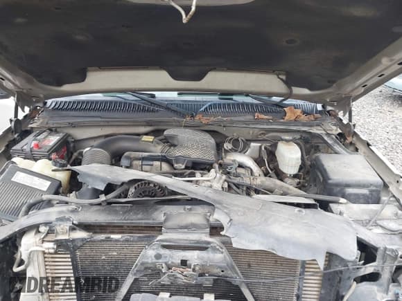 ✅ 2005 Chevrolet Silverado 2500HD Work Truck • VIN: 1GCHK23245F965938 • Lot: 43677906. Wystawiony na IAAI z przebiegiem 238 789 mil. Bezpłatny archiwum sprzedaży aukcyjnych z USA i szczegółowy raport historii pojazdu na DreamBid. Zdjęcie 10.