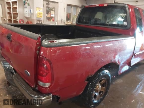 ✅ 2004 Ford F-150 XL • VIN: 2FTRX18W74CA40690 • Lot: 41507958. Listed on IAAI with 182,136 mi. Free auction sales archive from the USA and detailed vehicle history report at DreamBid. Image 6.