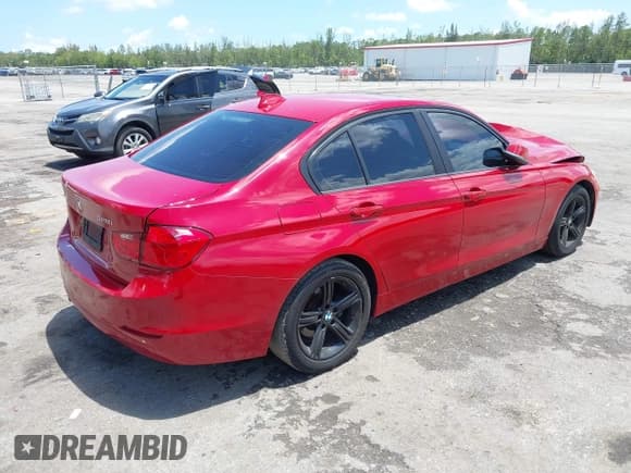 ✅ 2015 BMW 3 Series 328i • VIN: WBA3A5G59FNS88487 • Лот: 42206873. Опубликован ранее на IAAI с пробегом 125 018 миль. Бесплатный доступ к архиву аукционных продаж из США и подробный отчёт об истории автомобиля на DreamBid. Изображение 4.