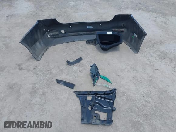 ✅ 2018 BMW 3 Series 330i • VIN: WBA8B9C5XJEE82523 • Lot: 42530037. Listed on IAAI with 88,068 mi. Free auction sales archive from the USA and detailed vehicle history report at DreamBid. Image 12.