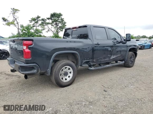 ✅ 2022 Chevrolet Silverado 2500HD LT • VIN: 1GC4YNEY6NF196181 • Lot: 63754575. Wystawiony na Copart z przebiegiem 58 948 mil. Bezpłatny archiwum sprzedaży aukcyjnych z USA i szczegółowy raport historii pojazdu na DreamBid. Zdjęcie 3.