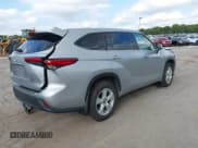 ✅ 2020 Toyota Highlander LE • VIN: 5TDBZRBH8LS511947 • Lot: 43113104. Listed on IAAI with 64,294 mi. Free auction sales archive from the USA and detailed vehicle history report at DreamBid. Image 4.
