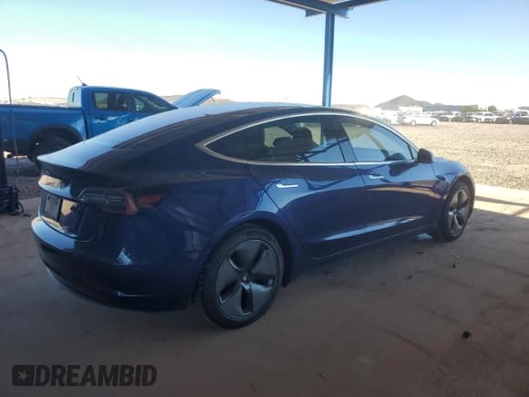 ✅ 2018 Tesla Model 3 Long Range Battery • VIN: 5YJ3E1EA6JF160618 • Lot: 84975585. Wystawiony na Copart z przebiegiem 79 692 mil. Bezpłatny archiwum sprzedaży aukcyjnych z USA i szczegółowy raport historii pojazdu na DreamBid. Zdjęcie 3.