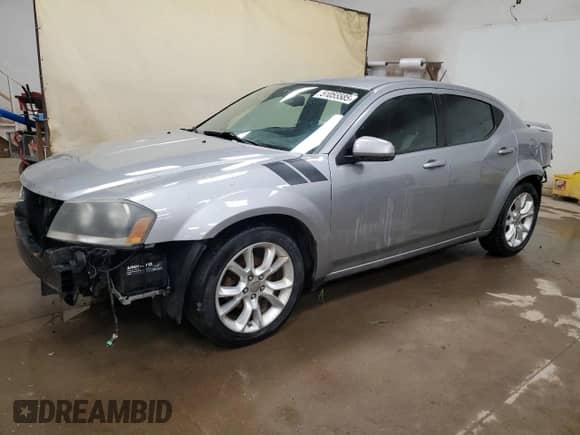 2014 Dodge Avenger R/T with VIN 1C3CDZBG6EN160723, listed as a Copart auction lot 51055585 with 194,001 mi miles and Clean title. Bid and sale history available at DreamBid. Image 1.