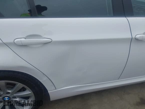 ✅ 2011 BMW 3 Series 328i • VIN: WBAPH5C58BA447908 • Lot: 42489879. Listed on IAAI with 84,595 mi. Free auction sales archive from the USA and detailed vehicle history report at DreamBid. Image 12.