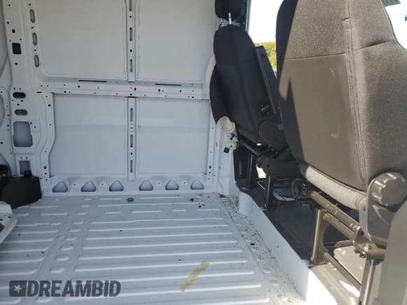 ✅ 2024 Ram ProMaster Cargo Tradesman • VIN: 3C6LRVDG8RE153762 • Lot: 71704555. Wystawiony na Copart z przebiegiem 1 338 mil. Bezpłatny archiwum sprzedaży aukcyjnych z USA i szczegółowy raport historii pojazdu na DreamBid. Zdjęcie 11.
