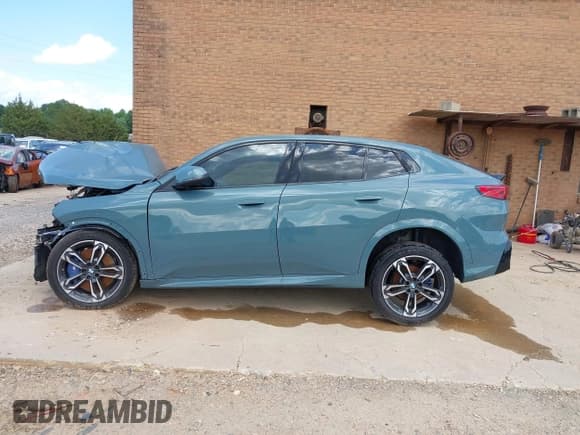 ✅ 2025 BMW X2 xDrive28i • VIN: WBX63GM01S5075478 • Lot: 41919737. Wystawiony na IAAI z przebiegiem 219 mil. Bezpłatny archiwum sprzedaży aukcyjnych z USA i szczegółowy raport historii pojazdu na DreamBid. Zdjęcie 14.