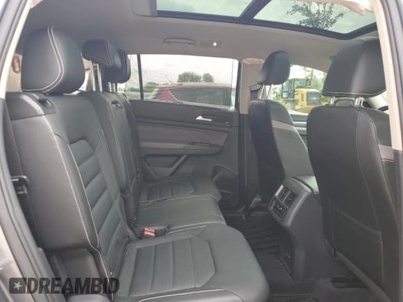 ✅ 2022 Volkswagen Atlas SEL Premium R-Line • VIN: 1V2FR2CA1NC544530 • Lot: 71180585. Wystawiony na Copart z przebiegiem 48 976 mil. Bezpłatny archiwum sprzedaży aukcyjnych z USA i szczegółowy raport historii pojazdu na DreamBid. Zdjęcie 11.