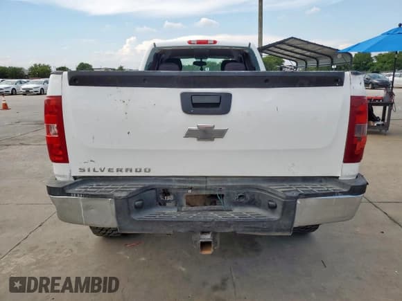 ✅ 2008 Chevrolet Silverado 2500HD Work Truck • VIN: 1GCHC29K38E174413 • Lot: 68936275. Wystawiony na Copart z przebiegiem 221 086 mil. Bezpłatny archiwum sprzedaży aukcyjnych z USA i szczegółowy raport historii pojazdu na DreamBid. Zdjęcie 6.
