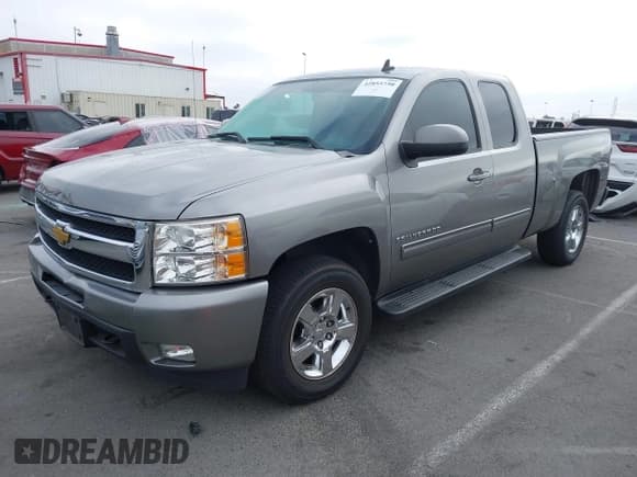✅ 2009 Chevrolet Silverado 1500 • VIN: 1GCEC39J69Z174643 • Lot: 42853730. Wystawiony na IAAI z przebiegiem 172 839 mil. Bezpłatny archiwum sprzedaży aukcyjnych z USA i szczegółowy raport historii pojazdu na DreamBid. Zdjęcie 18.