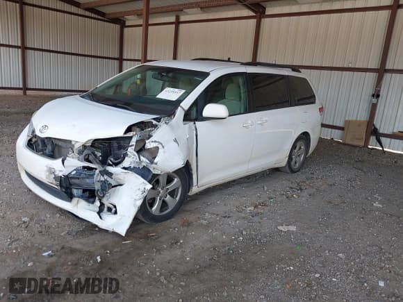 ✅ 2014 Toyota Sienna LE • VIN: 5TDKK3DC6ES508311 • Lot: 43235557. Listed on IAAI with 253,129 mi. Free auction sales archive from the USA and detailed vehicle history report at DreamBid. Image 17.