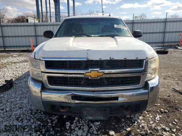 ✅ 2008 Chevrolet Silverado 2500HD Work Truck • VIN: 1GCHC29K48E155658 • Lot: 49832375. Wystawiony na Copart z przebiegiem 218 660 mil. Bezpłatny archiwum sprzedaży aukcyjnych z USA i szczegółowy raport historii pojazdu na DreamBid. Zdjęcie 5.