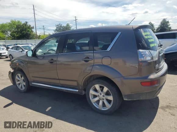✅ 2013 Mitsubishi Outlander GT • VIN: JA4JS4AX7DU010020 • Lot: 52629504. Listed on Copart with 121,097 mi. Free auction sales archive from the USA and detailed vehicle history report at DreamBid. Image 2.