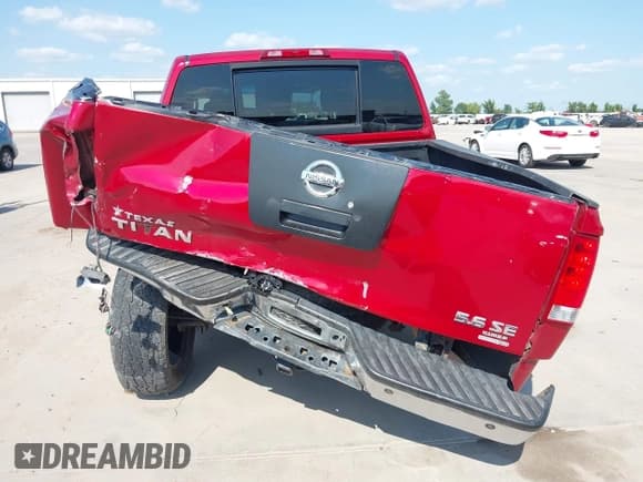 ✅ 2006 Nissan Titan SE • VIN: 1N6BA07A46N509974 • Lot: 42947472. Wystawiony na IAAI z przebiegiem 240 382 mil. Bezpłatny archiwum sprzedaży aukcyjnych z USA i szczegółowy raport historii pojazdu na DreamBid. Zdjęcie 6.