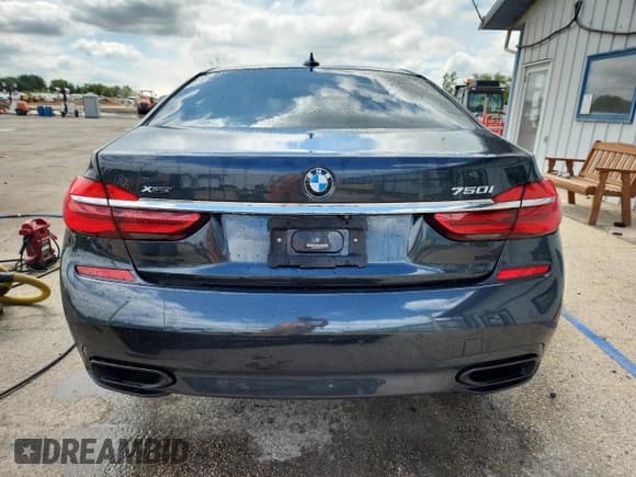 ✅ 2018 BMW 7 Series 750i xDrive • VIN: WBA7B0C59JG527315 • Lot: 69630535. Wystawiony na Copart z przebiegiem 47 063 mil. Bezpłatny archiwum sprzedaży aukcyjnych z USA i szczegółowy raport historii pojazdu na DreamBid. Zdjęcie 6.