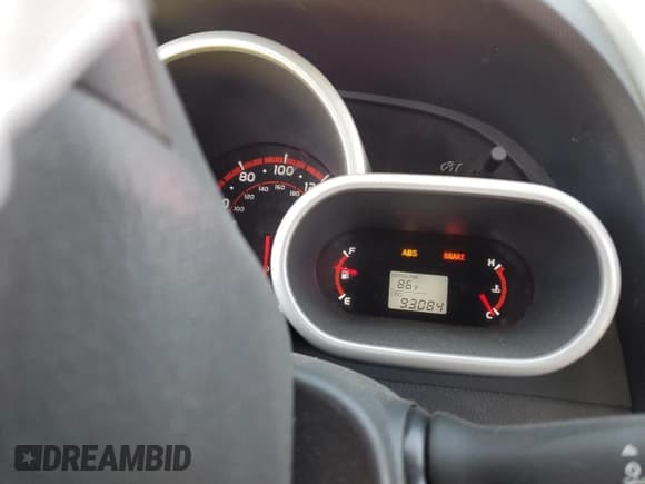 ✅ 2009 Toyota Matrix • VIN: 2T1KU40E79C092601 • Lot: 84005055. Listed on Copart with 93,084 mi. Free auction sales archive from the USA and detailed vehicle history report at DreamBid. Image 9.