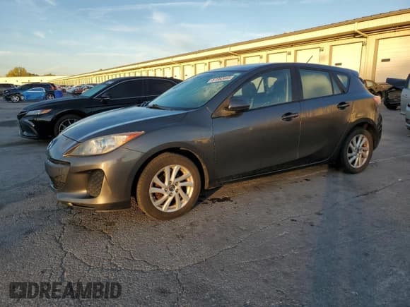 ✅ 2013 Mazda 3 i Touring • VIN: JM1BL1L77D1723391 • Лот: 87082445. Опубликован ранее на Copart с пробегом 189 629 миль. Бесплатный доступ к архиву аукционных продаж из США и подробный отчёт об истории автомобиля на DreamBid. Изображение 1.