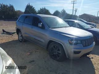 ✅ 2018 Jeep Grand Cherokee Laredo E • VIN: 1C4RJEAG1JC252773 • Лот: 43724872. Опубликован ранее на IAAI с пробегом 41 581 миль. Бесплатный доступ к архиву аукционных продаж из США и подробный отчёт об истории автомобиля на DreamBid. Изображение 1.