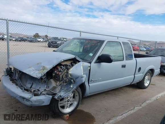 ✅ 2002 Chevrolet S-10 LS • VIN: 1GCCS19WX28104567 • Лот: 41313360. Опубликован ранее на IAAI с пробегом 133 400 миль. Бесплатный доступ к архиву аукционных продаж из США и подробный отчёт об истории автомобиля на DreamBid. Изображение 14.