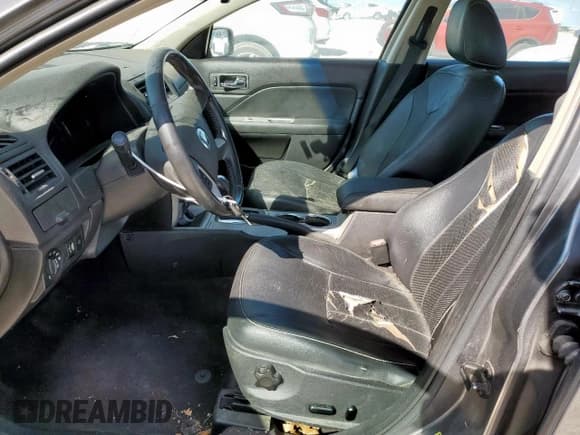 ✅ 2010 Mercury Milan Premier • VIN: 3MEHM0JA7AR653410 • Lot: 92842625. Listed on Copart with 162,409 mi. Free auction sales archive from the USA and detailed vehicle history report at DreamBid. Image 7.