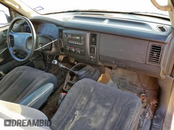 ✅ 2004 Dodge Dakota • VIN: 1D7GL12K34S538511 • Lot: 86257465. Wystawiony na Copart z przebiegiem 346 883 mil. Bezpłatny archiwum sprzedaży aukcyjnych z USA i szczegółowy raport historii pojazdu na DreamBid. Zdjęcie 8.