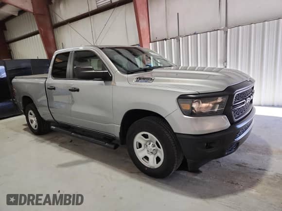 2023 Ram 1500 Tradesman z VIN 1C6RRFCG4PN615468, wystawiony jako Copart lot #89879455 z przebiegiem 12 054 mil mil oraz Czysty tytuł • Clean title. Historia ofert i sprzedaży dostępna na DreamBid. Obrazek 4.