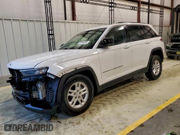 ✅ 2023 Jeep Grand Cherokee Laredo • VIN: 1C4RJHAG3PC510317 • Lot: 92942255. Wystawiony na Copart z przebiegiem 55 059 mil. Bezpłatny archiwum sprzedaży aukcyjnych z USA i szczegółowy raport historii pojazdu na DreamBid. Zdjęcie 1.