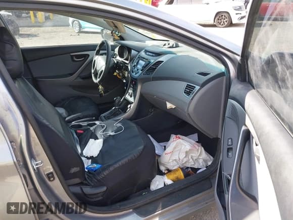 ✅ 2015 Hyundai Elantra SE • VIN: KMHDH4AE9FU265928 • Lot: 43449425. Listed on IAAI with 115,409 mi. Free auction sales archive from the USA and detailed vehicle history report at DreamBid. Image 5.