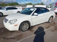 ✅ 2010 Chrysler Sebring Touring • VIN: 1C3BC5ED3AN166532 • Lot: 43870716. Wystawiony na IAAI z przebiegiem 109 885 mil. Bezpłatny archiwum sprzedaży aukcyjnych z USA i szczegółowy raport historii pojazdu na DreamBid. Zdjęcie 2.