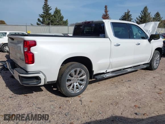 ✅ 2021 Chevrolet Silverado 1500 High Country • VIN: 1GCUYHET0MZ353142 • Lot: 40707765. Wystawiony na IAAI z przebiegiem 20 765 mil. Bezpłatny archiwum sprzedaży aukcyjnych z USA i szczegółowy raport historii pojazdu na DreamBid. Zdjęcie 4.
