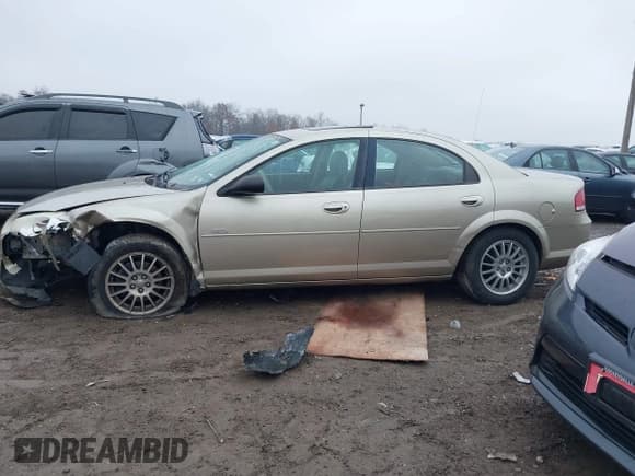 ✅ 2005 Chrysler Sebring Touring • VIN: 1C3EL56R55N548591 • Lot: 43755984. Listed on IAAI with 74,325 mi. Free auction sales archive from the USA and detailed vehicle history report at DreamBid. Image 14.