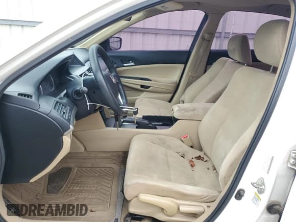 ✅ 2011 Honda Accord LX • VIN: 1HGCP2F37BA151454 • Lot: 93558525. Listed on Copart with 189,970 mi. Free auction sales archive from the USA and detailed vehicle history report at DreamBid. Image 7.