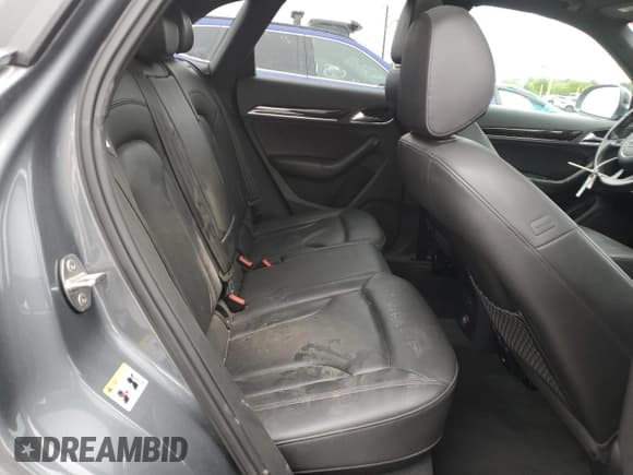 ✅ 2016 Audi Q3 Premium Plus • VIN: WA1BFCFS0GR012523 • Lot: 67009245. Wystawiony na Copart z przebiegiem 10 759 mil. Bezpłatny archiwum sprzedaży aukcyjnych z USA i szczegółowy raport historii pojazdu na DreamBid. Zdjęcie 11.